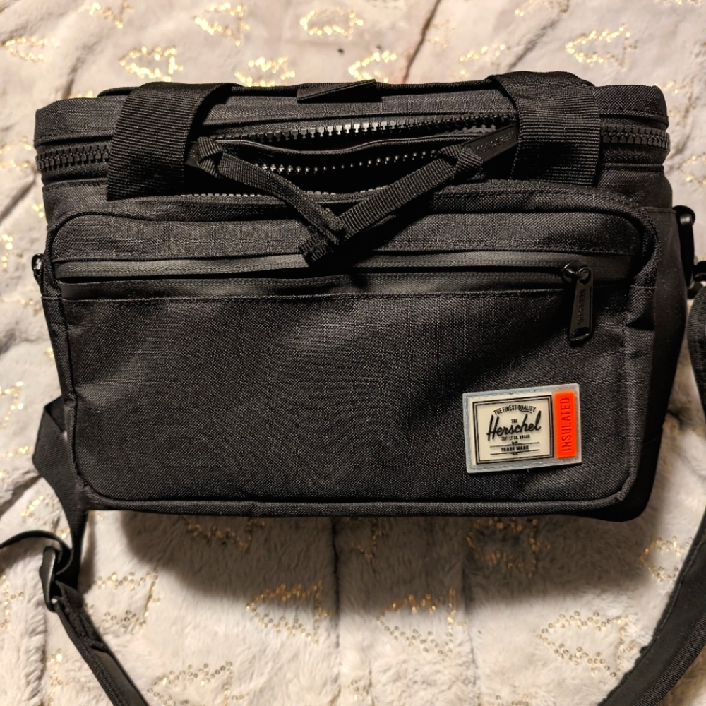 NWT Herschel Supply 12 Pack Cooler Bag
